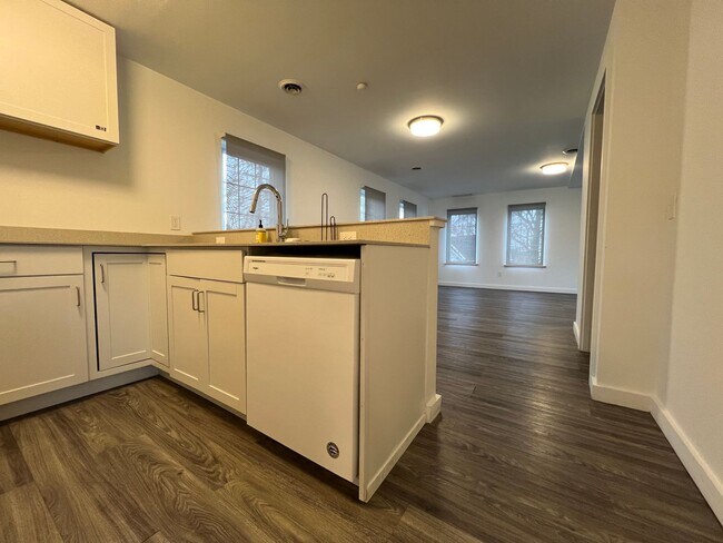 Building Photo - 3109 Hancock Ave