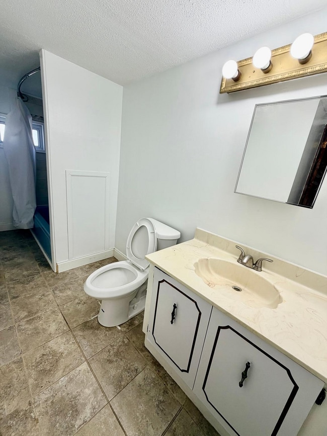 Building Photo - 3116 Salmon St