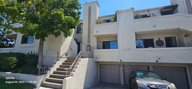 Building Photo - HILLCREST - SAN DIEGO - Nice 2 Bedroom / 2...