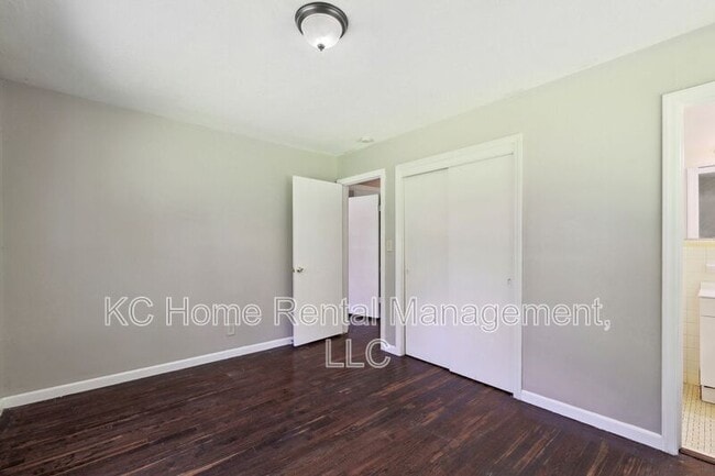 Building Photo - 5336 Appleton Ave