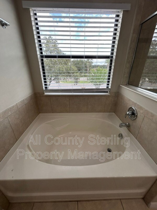 Building Photo - 1876 Leather Fern Dr