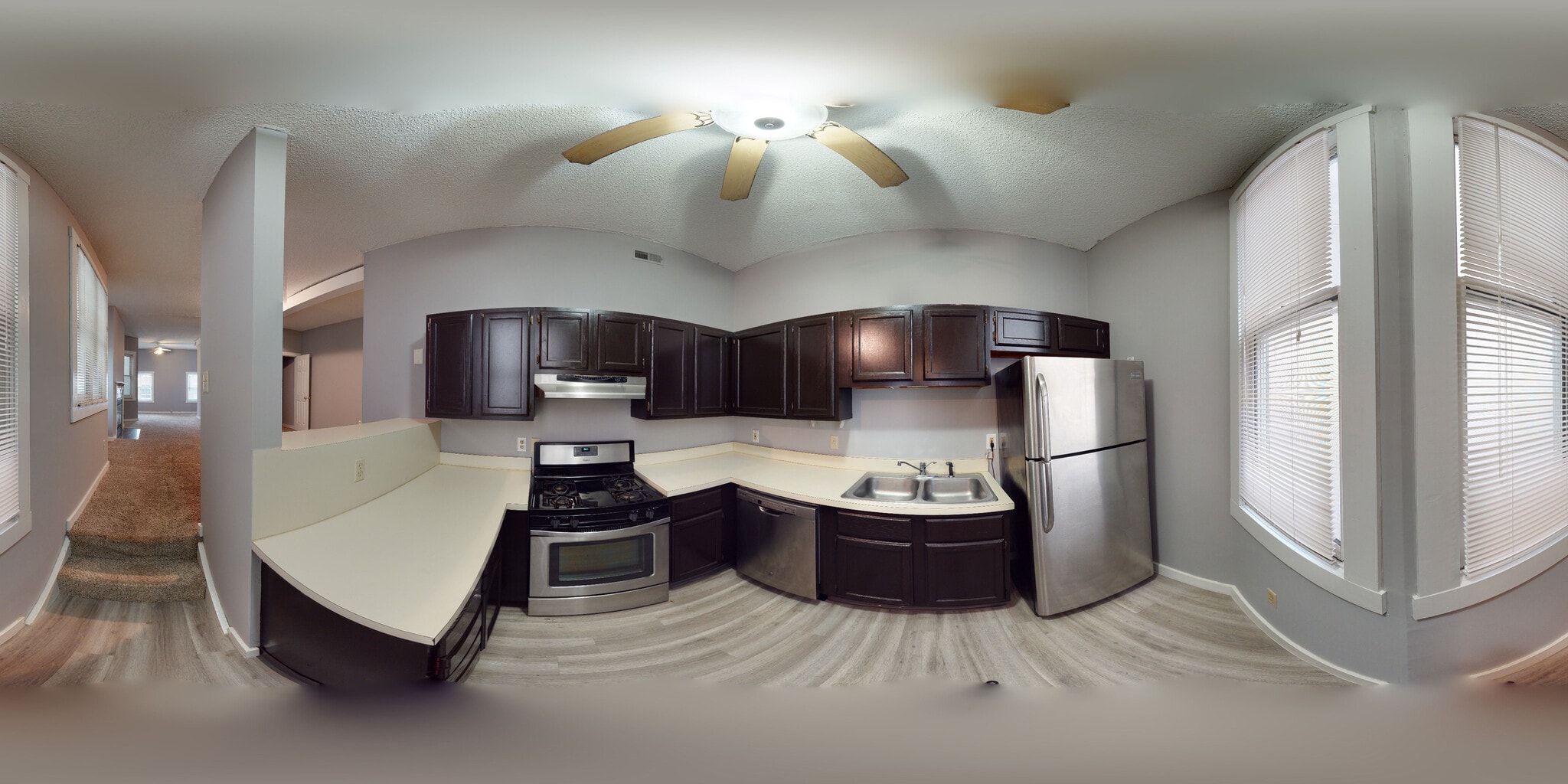 Kitchen panarama - 842 N High St