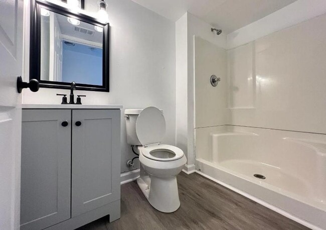 Building Photo - 204 W Moreno St