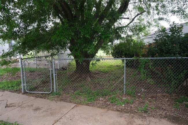 Building Photo - 1778 Farm to Market Rd 1704