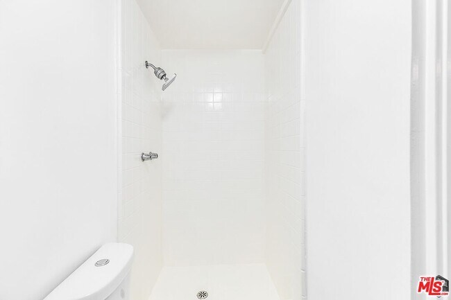 Building Photo - 2029 Cloverfield Blvd
