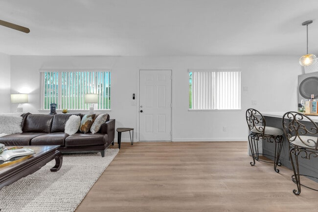 Building Photo - 72682 Thrush Rd