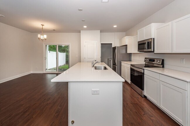 Building Photo - 7787 Montview Rd