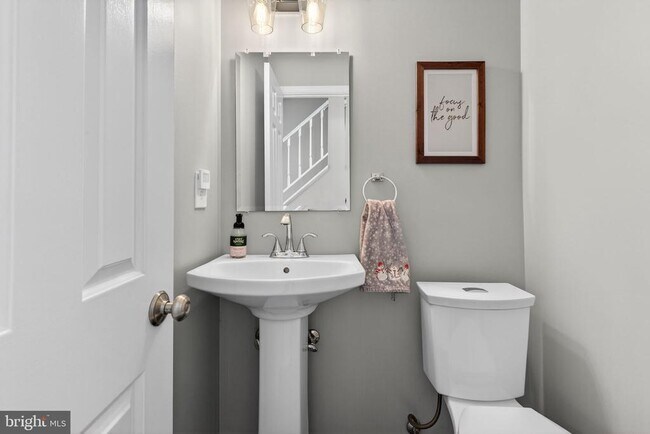 Building Photo - 11922 Holly Spring Dr