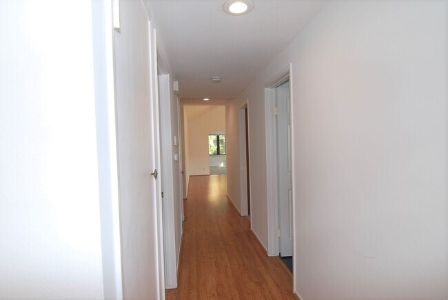 Building Photo - Beautiful 3-Bedroom Home with Pool, Spa & 3-Car Garage in Orange