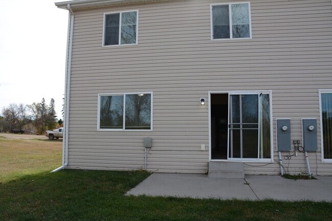 Building Photo - 300 5th Ave W