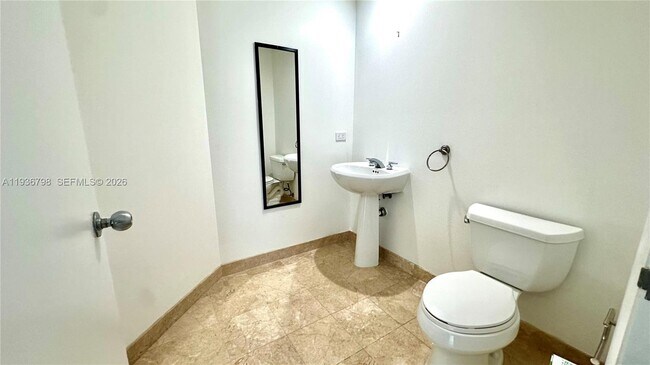 Building Photo - 801 Brickell Key Blvd