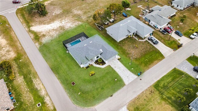 Building Photo - 1201 SW 8th Pl