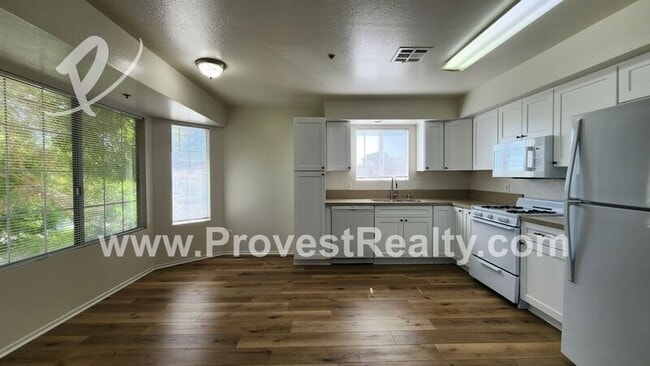 Building Photo - 16687 Zenda St