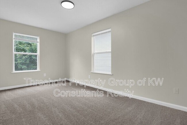 Building Photo - 1352 N 6th St