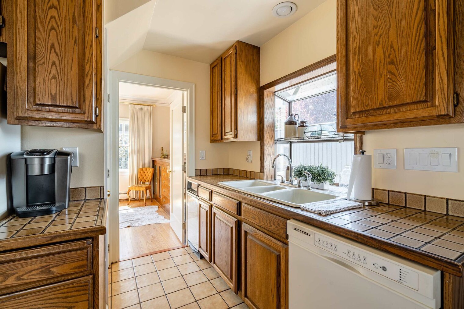 Building Photo - 917 SE 25th Ave