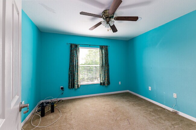 Building Photo - Beautiful 5 Bedroom Two-Story Home for Rent