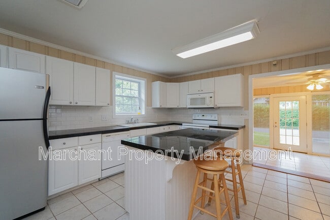 Building Photo - 120 Grove Rd