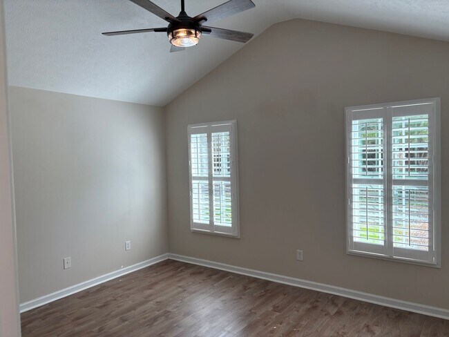 Building Photo - 3154 Shorecrest Bay Dr