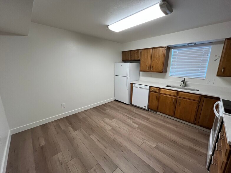Building Photo - 157 E 850 S