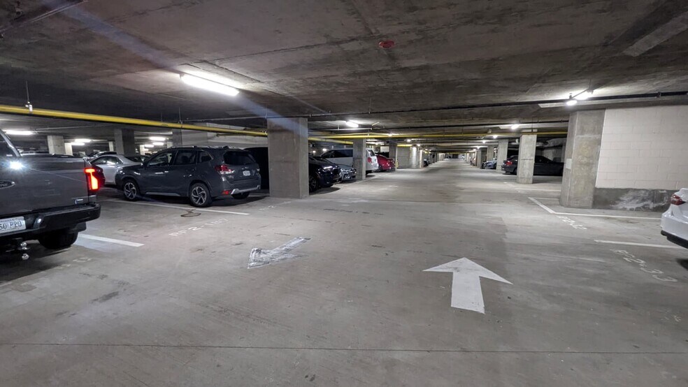 Building Photo - 3650 S Glebe Rd