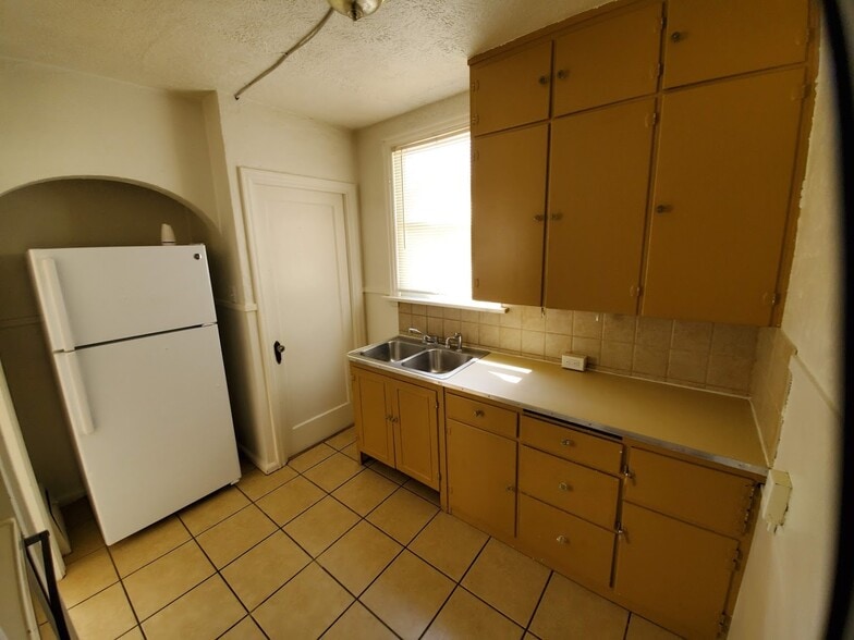 Kitchen view 2 - 426 W Benton St