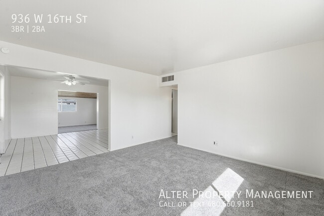 Building Photo - 936 W 16th St