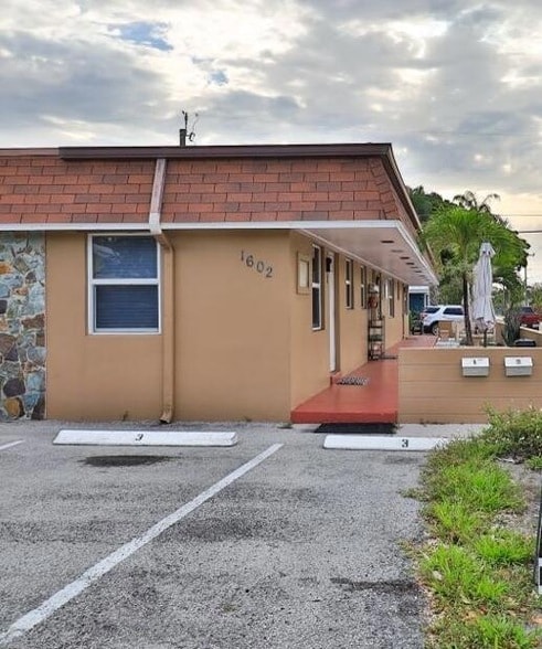 Building Photo - 1602 N J St