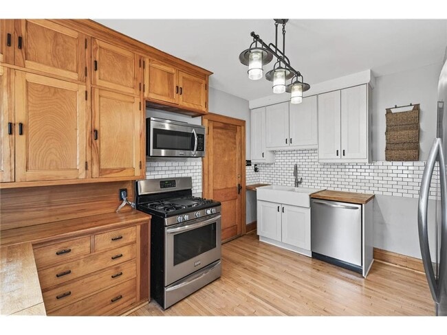 Building Photo - 3606 12th Ave S