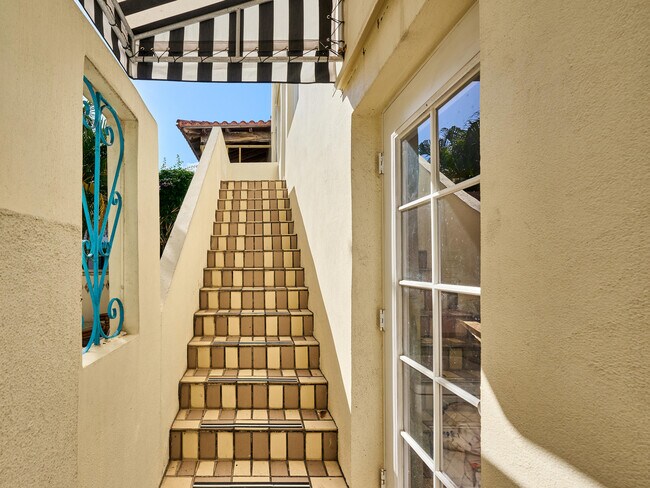 Building Photo - 1214 E Atlantic Ave