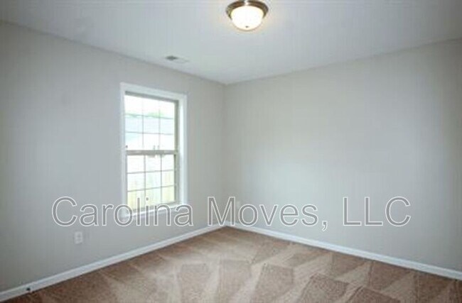 Building Photo - 105 Lockeland Park Dr