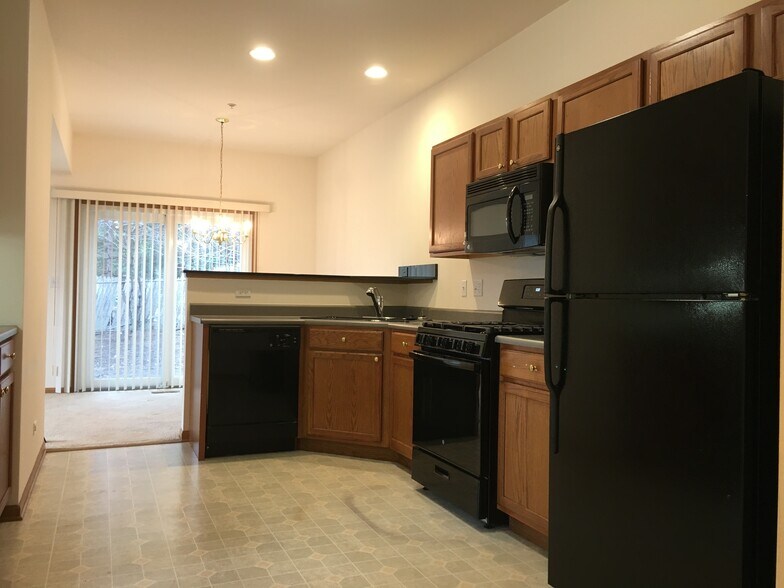 Building Photo - 956 Tanager Ct