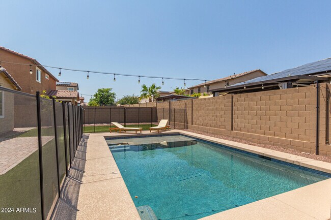 Building Photo - 21366 W Almeria Rd