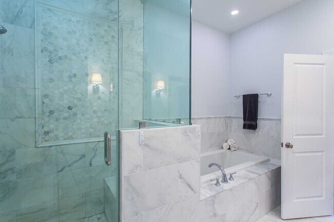 Building Photo - 1845 S State St