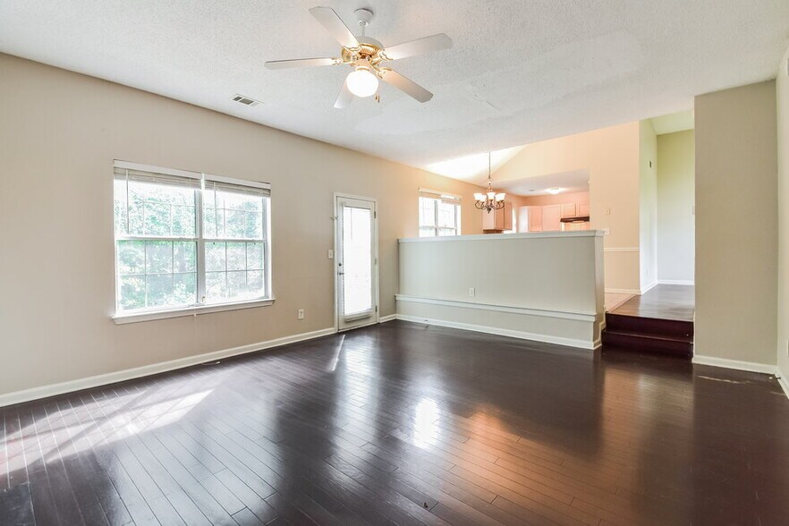 Building Photo - 3651 Lower Creek Dr