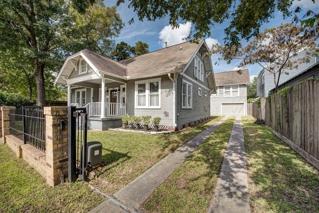 Building Photo - 1135 Woodland St