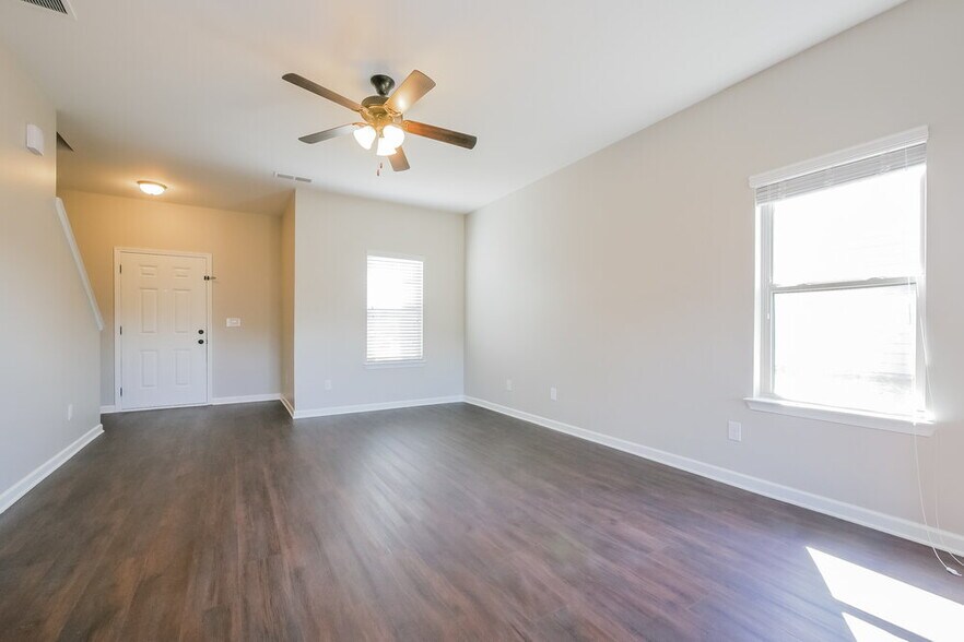 Building Photo - 11103 Wind Ridge Dr