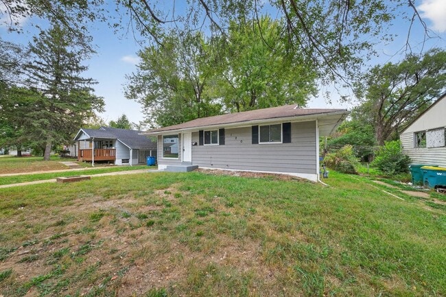 Building Photo - Section 8 Welcome