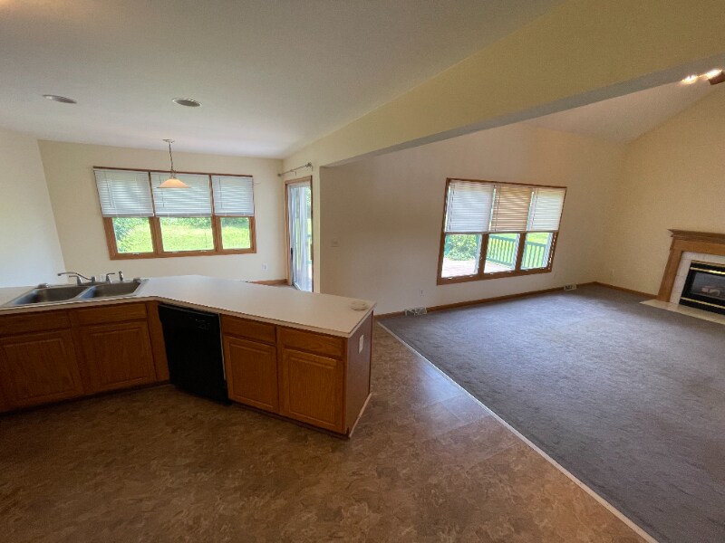Building Photo - 220 Concord Hill Dr
