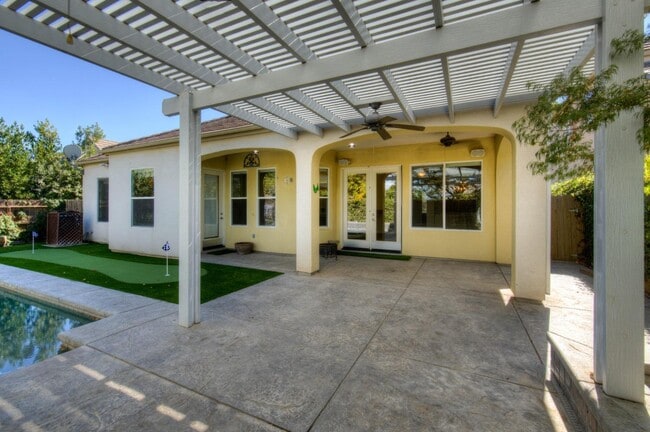 Building Photo - 1087 Loyola Ave