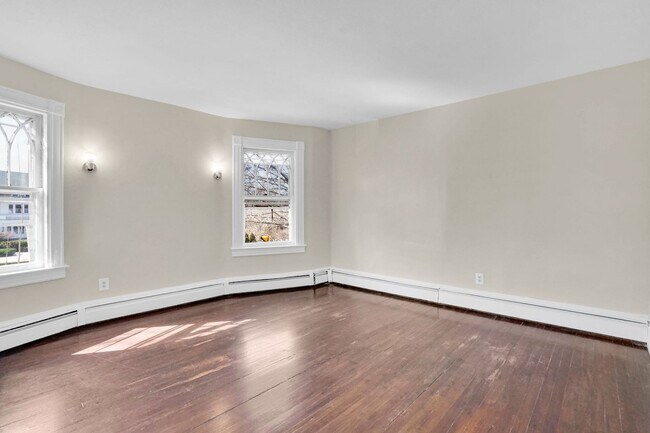 Building Photo - 3 Sumner Ave