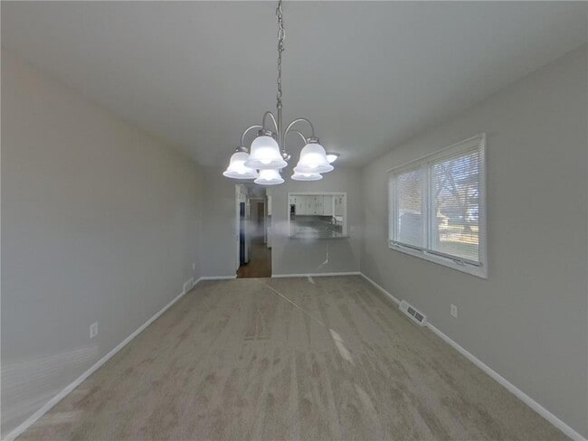 Building Photo - 931 Market St S