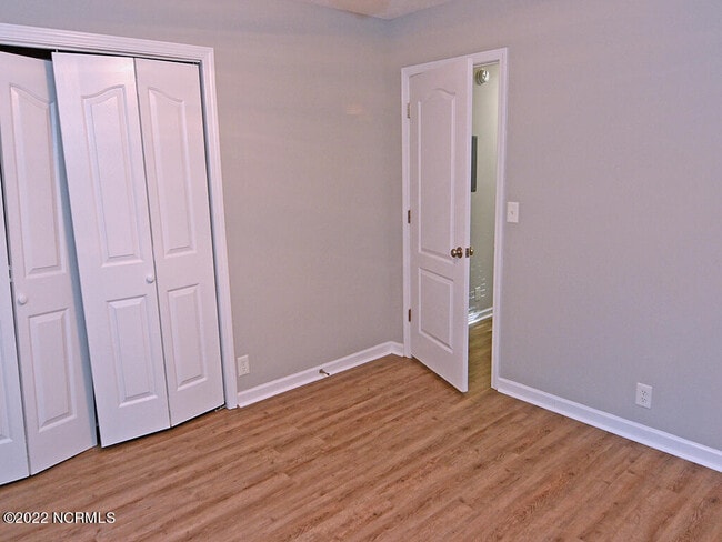 Building Photo - 180 Country Haven Dr