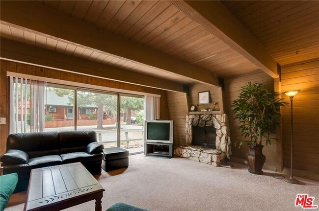 Building Photo - 40249 Esterly Ln