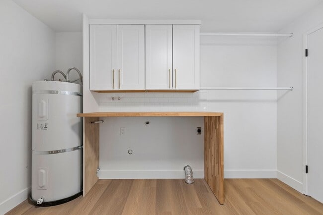 Building Photo - 24728 Marlene Way