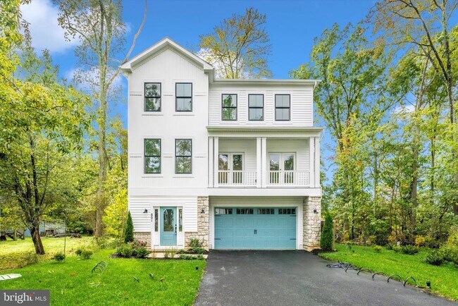 Building Photo - 801 Cedar Ave