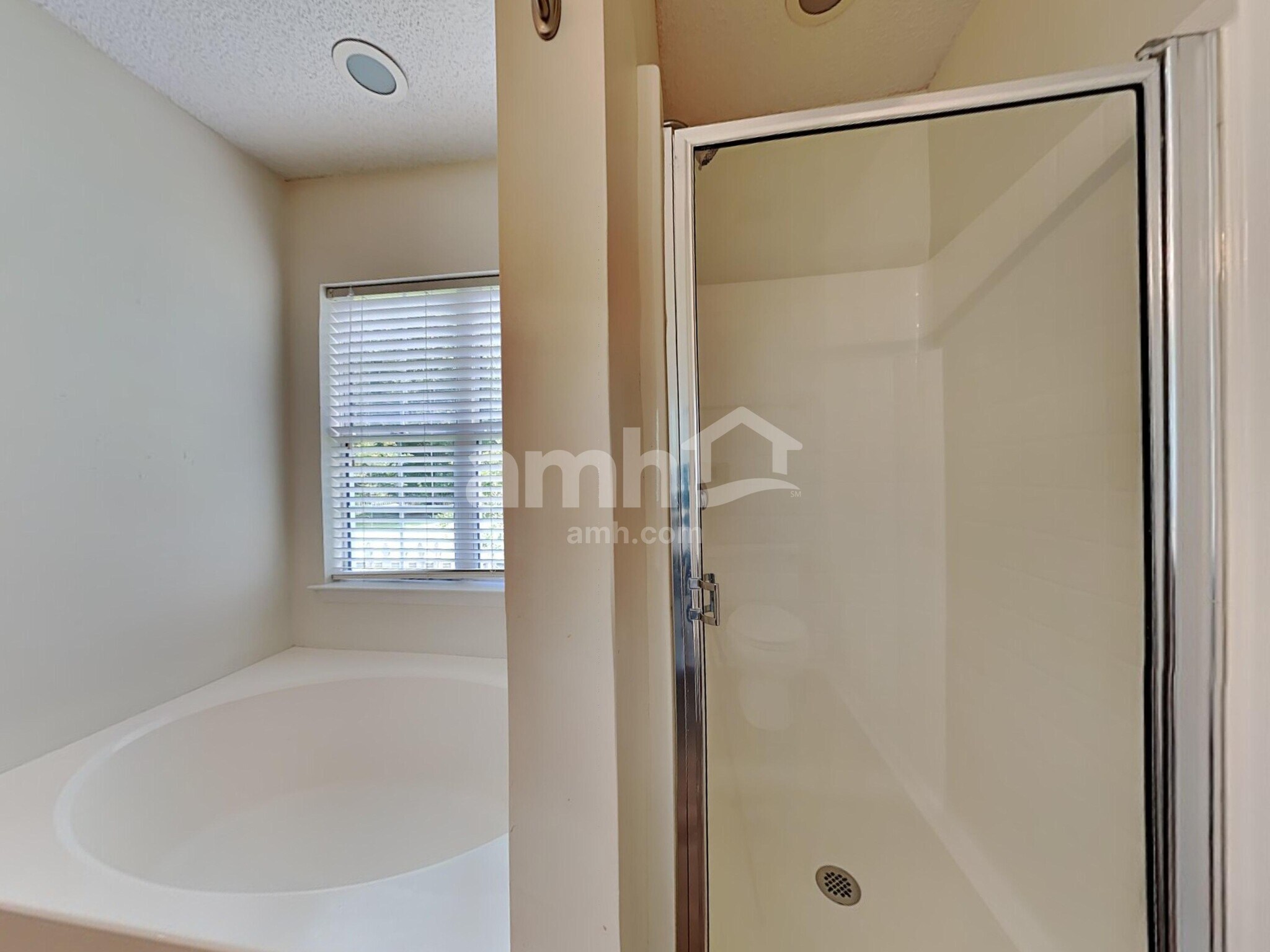 Building Photo - 530 Beverly Dr