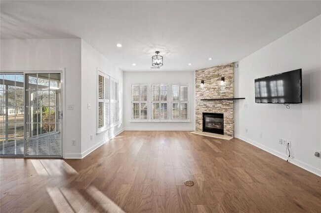 Building Photo - 4090 Prince Charles Dr