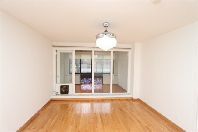 Building Photo - 24 Juniper St