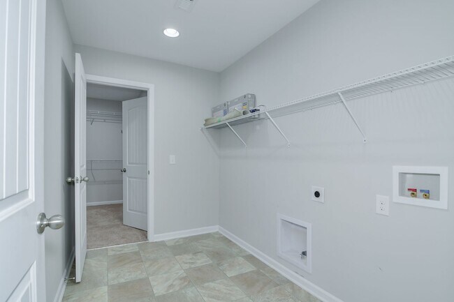 Building Photo - 3 Bedroom 2.5 Bath in Grovetown!