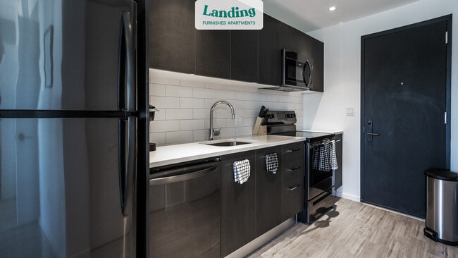 Building Photo - 301 SW 1st Ave